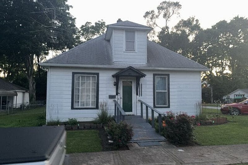 1st image of 222 Taylor St
