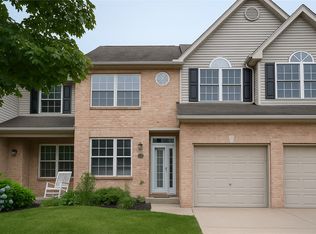 6686 Mine Dr, Macungie, PA
