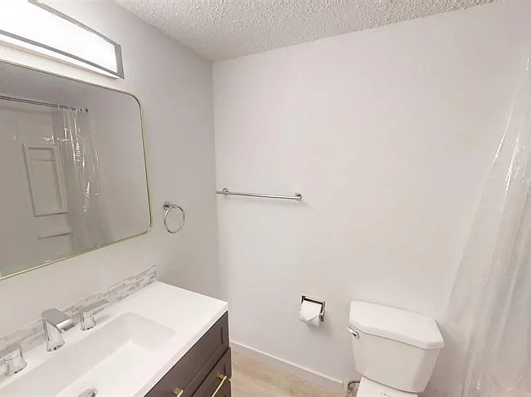 9515 100th Ave #101 — Photo 8