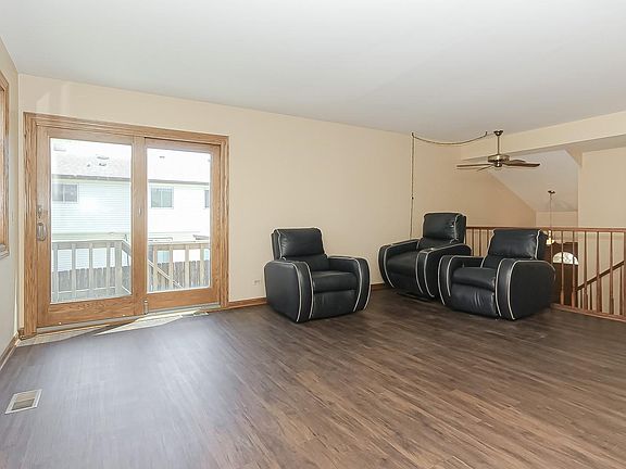3rd image of 5 Ironwood Ct