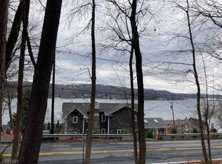 319 E Shore Trl, Sparta, NJ 07871