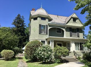 73 Crescent St, Greenfield, MA 01301