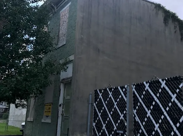 821 So 9th St, Camden, NJ 08104