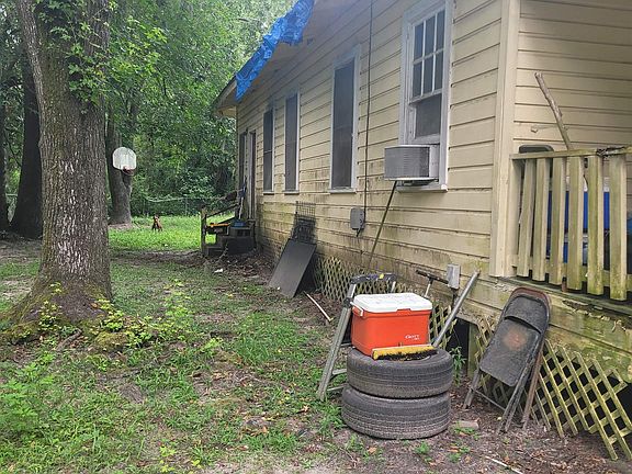 2nd image of 2613 Texas St