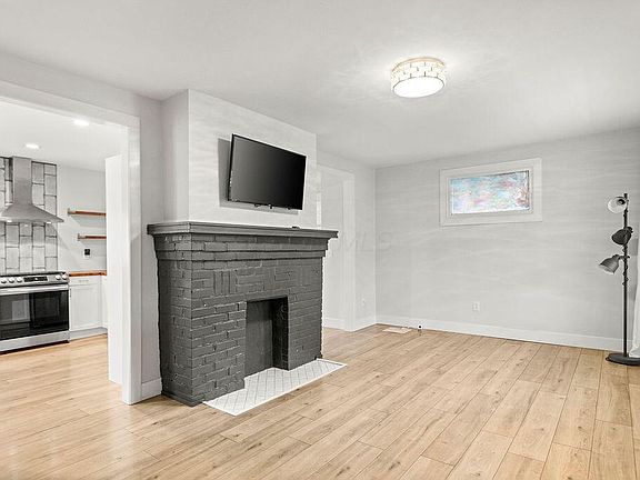 4th image of 345 E Hinman Ave