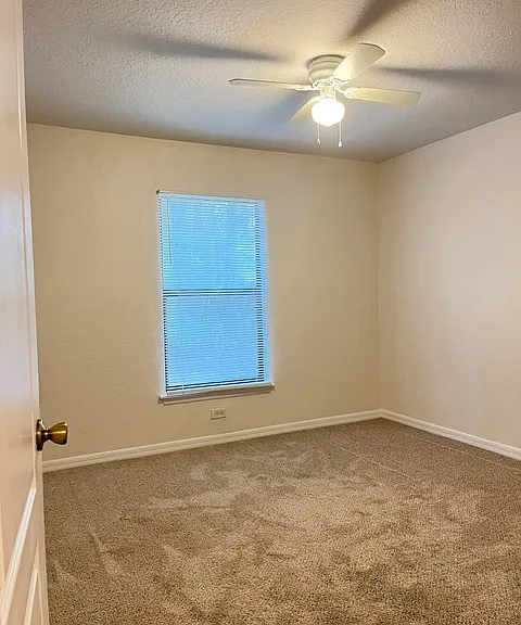 733 E Indiana Ave — Photo 8