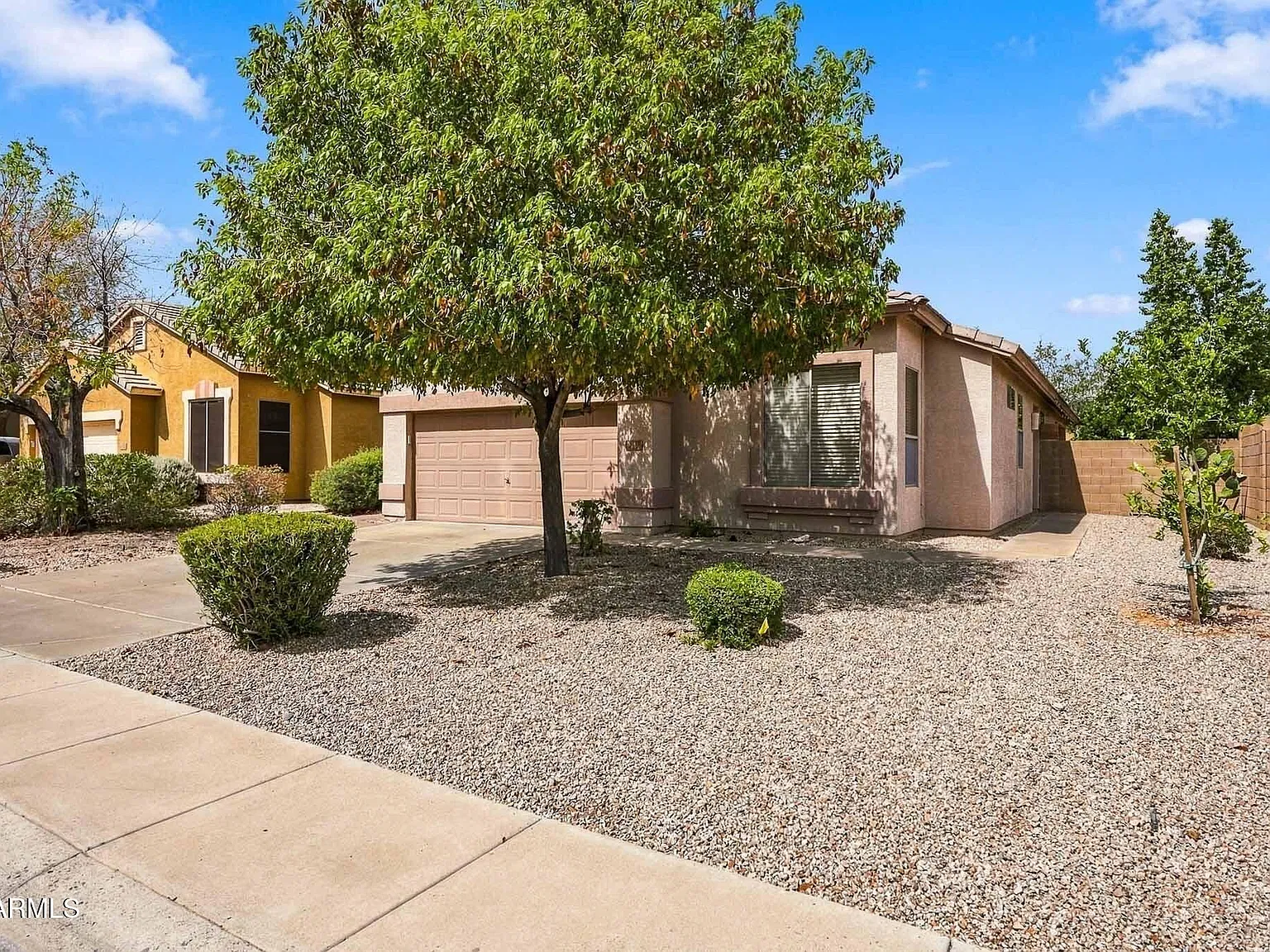 4 bed, $2,500 — Photo 2