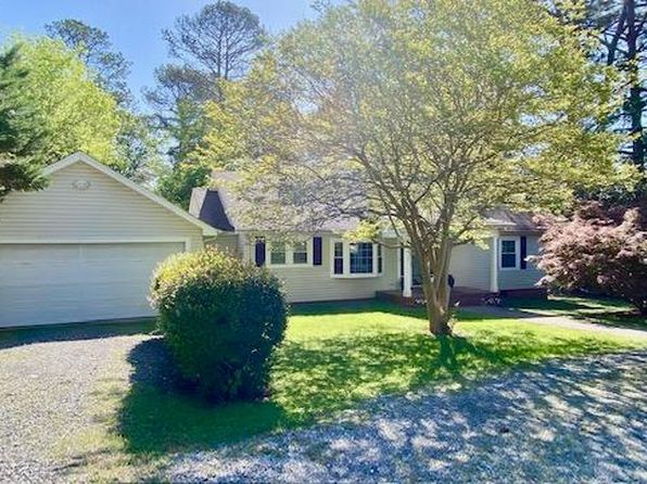 715 Ridgewood Ln