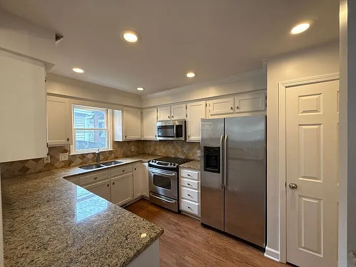 815 Lexington Ave #A — Photo 4