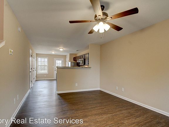 4th image of 250 Fairview Ln