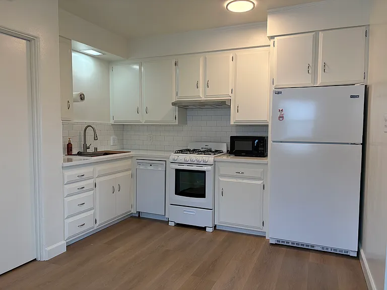 2037 N Brighton St — Photo 7