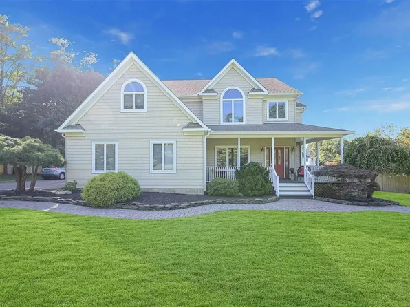 4 Convent Drive, Miller Place, NY 11764