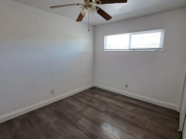 207 Brown St — Photo 9