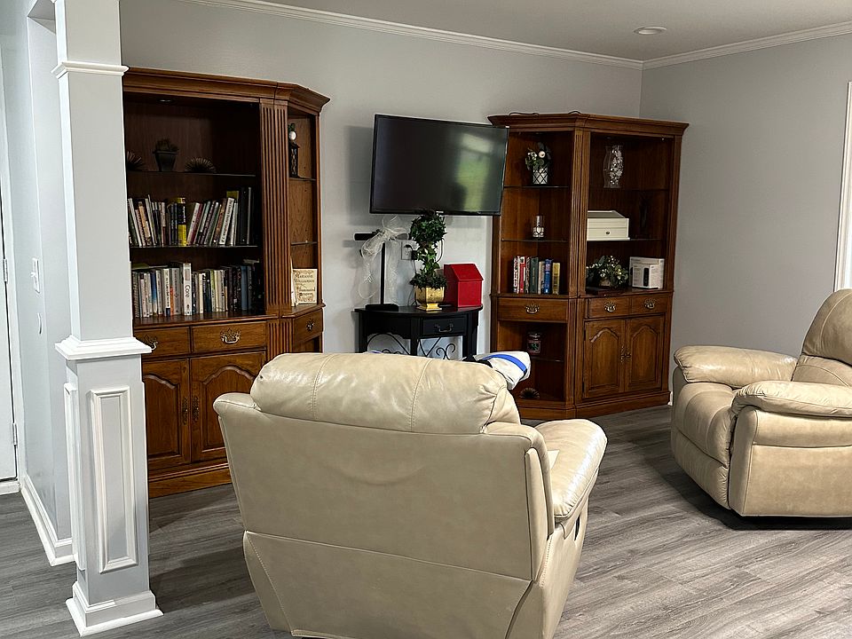 1st image of 501 Oak Grove Rd #2