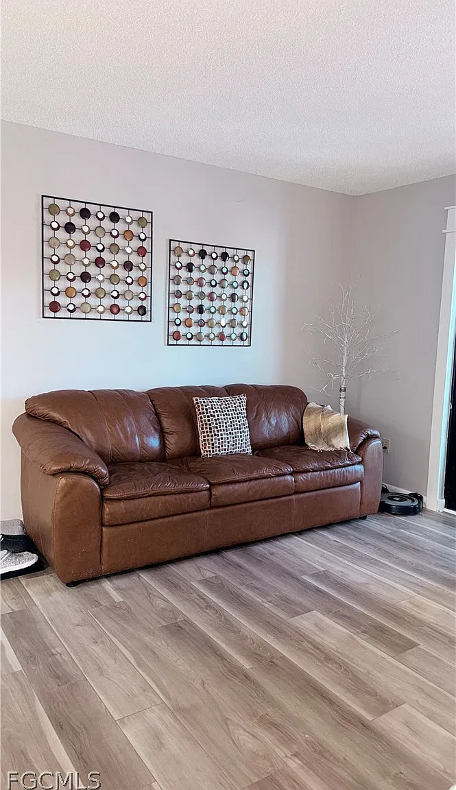 2 bed, 2.0 bath, 988 sqft, $2,500 — Photo 4
