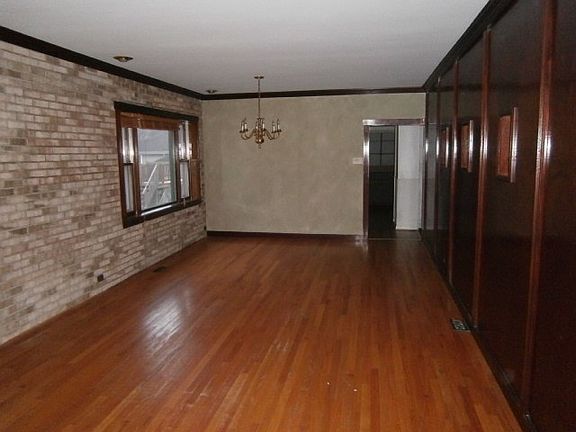 2nd image of 6127 N Newburg Ave