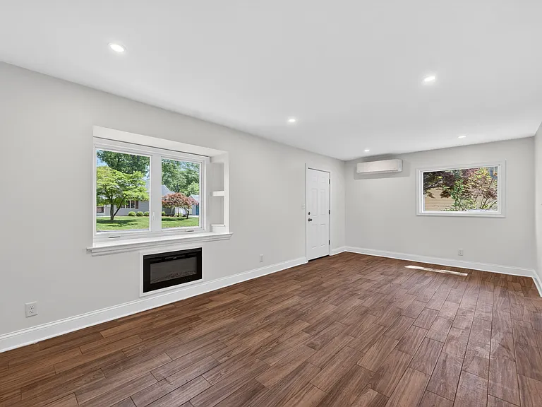 101 Sheldon St — Photo 19
