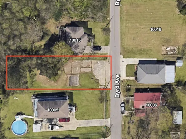 Byrd Ave, Diberville, MS 39540