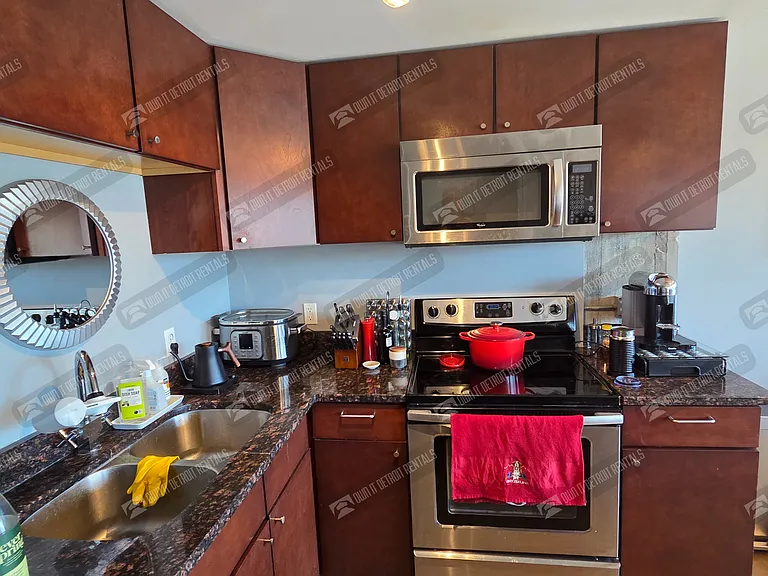 2915 John R St — Photo 18