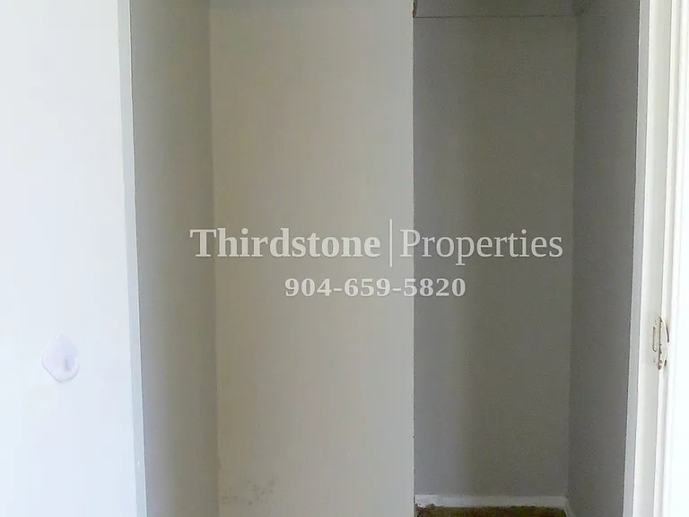 1946 Allandale Cir E — Photo 14