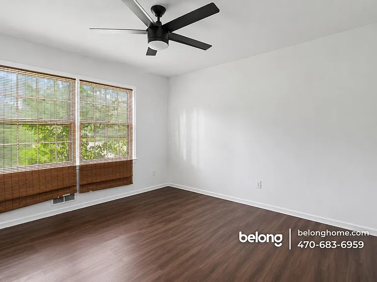 135 Marilyn Dr E — Photo 15
