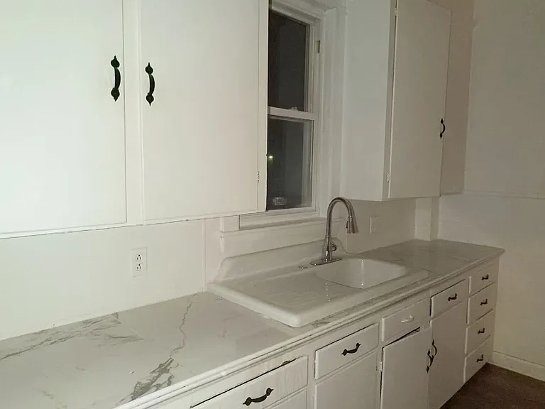 274 Pine St #1 — Photo 9
