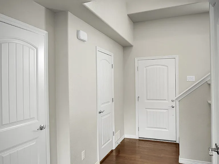 6782 Galpin Dr — Photo 4