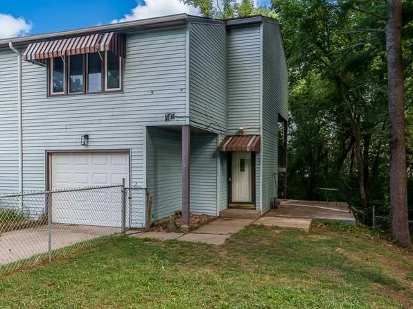 4762 Javelin Dr, Rockford, IL 61108