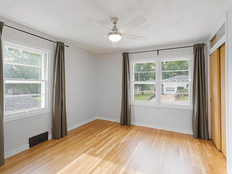 5718 Pratt St — Photo 8