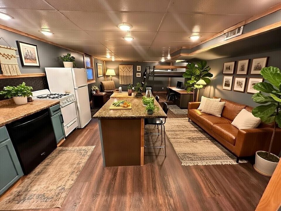 1st image of 932 N Tacoma Ave #2