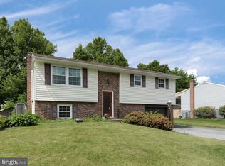 909 Indian Springs Dr, Lancaster, PA