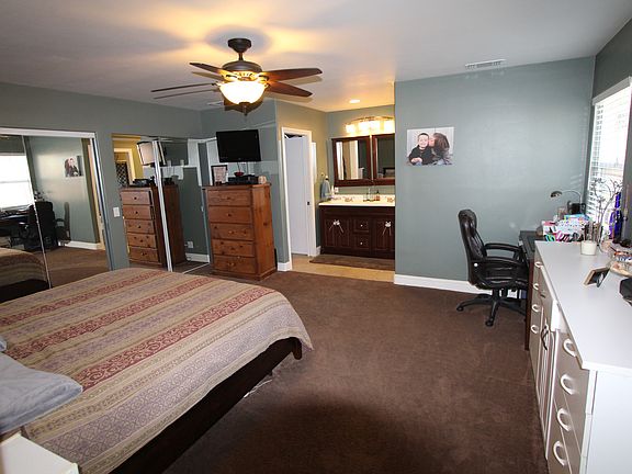 4th image of 4595 Mananita Ave