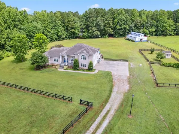 7576 Sadler Rd, Wakefield, VA 23888