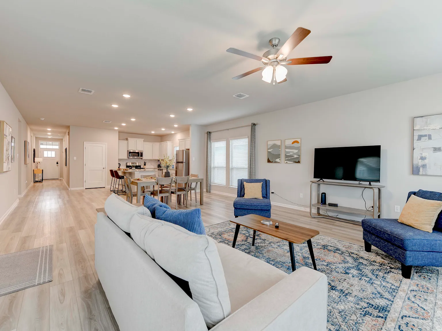 4 bed, 1996 sqft, $4,000 — Photo 2