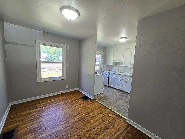 227 Madison St — Photo 6