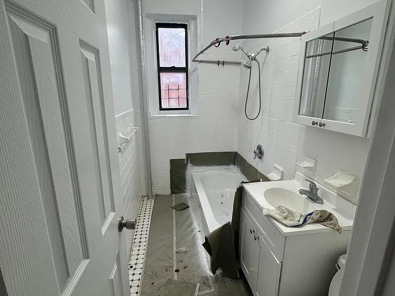 2315 Crotona Ave #5C — Photo 2