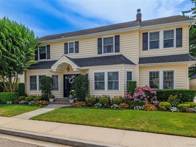 18 Midwood Road, Rockville Centre, NY, 11570