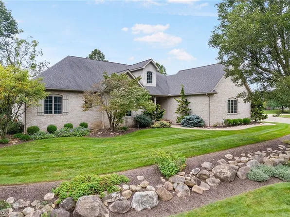 6732 Thornwood St NW, Canton, OH 44718