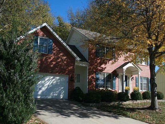 2nd image of 1005 White Oak Ln