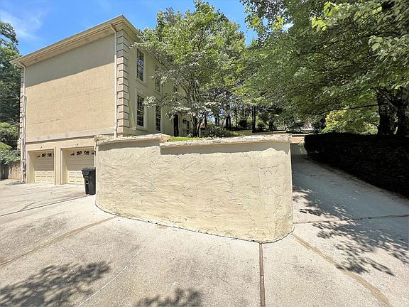 2nd image of 529 Cherokee Blvd