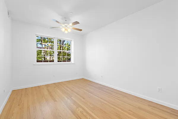 Rented by Thomas Lipovetsky, LREB | media 22