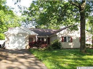 17 Cambridge Dr, Jackson, NJ 08527