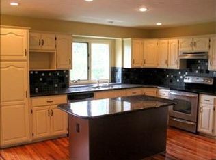 17057 Weir St, Omaha, NE 68135