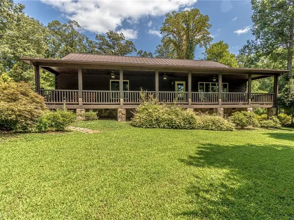 916 Carter St, Eden, NC 27288