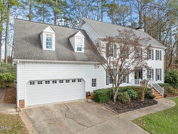3rd image of 106 Glenhigh Ct