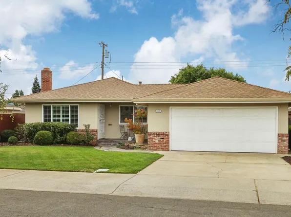 2120 W Pine St, Lodi, CA 95242