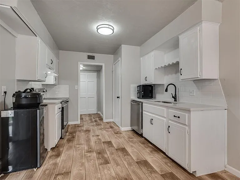 1725 E Lindsey St #2 — Photo 12