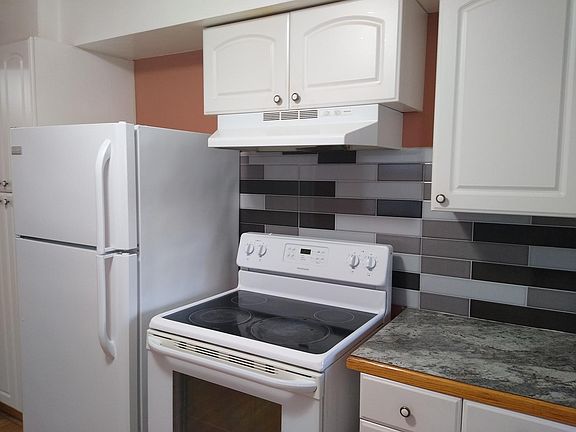 5th image of 327 E Parker Ave