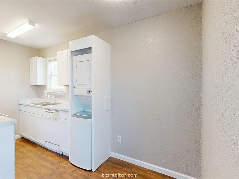 806 Oran Cir #G — Photo 11