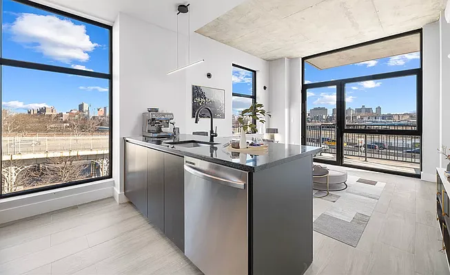 Rented by REAL New York | media 31